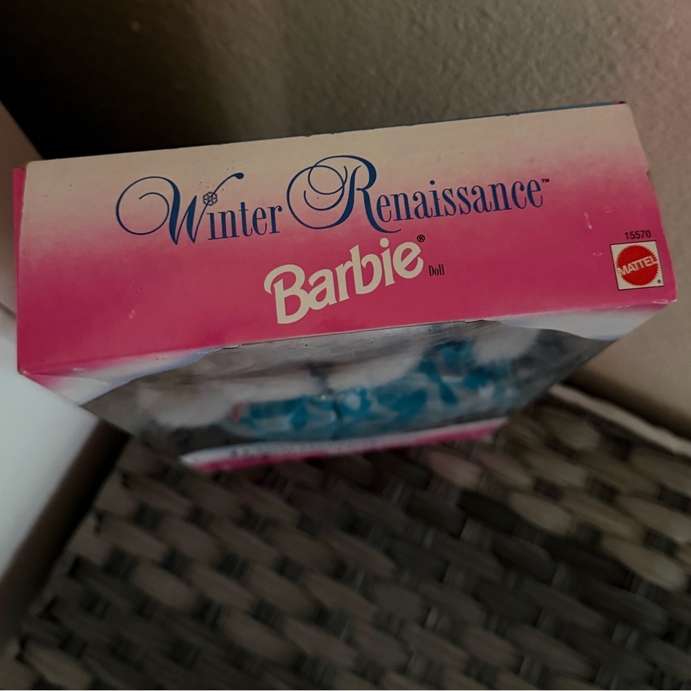 1996 Winter Renaissance Barbie #15570 – Special Edition NRFB Vintage - Picture 5 of 6